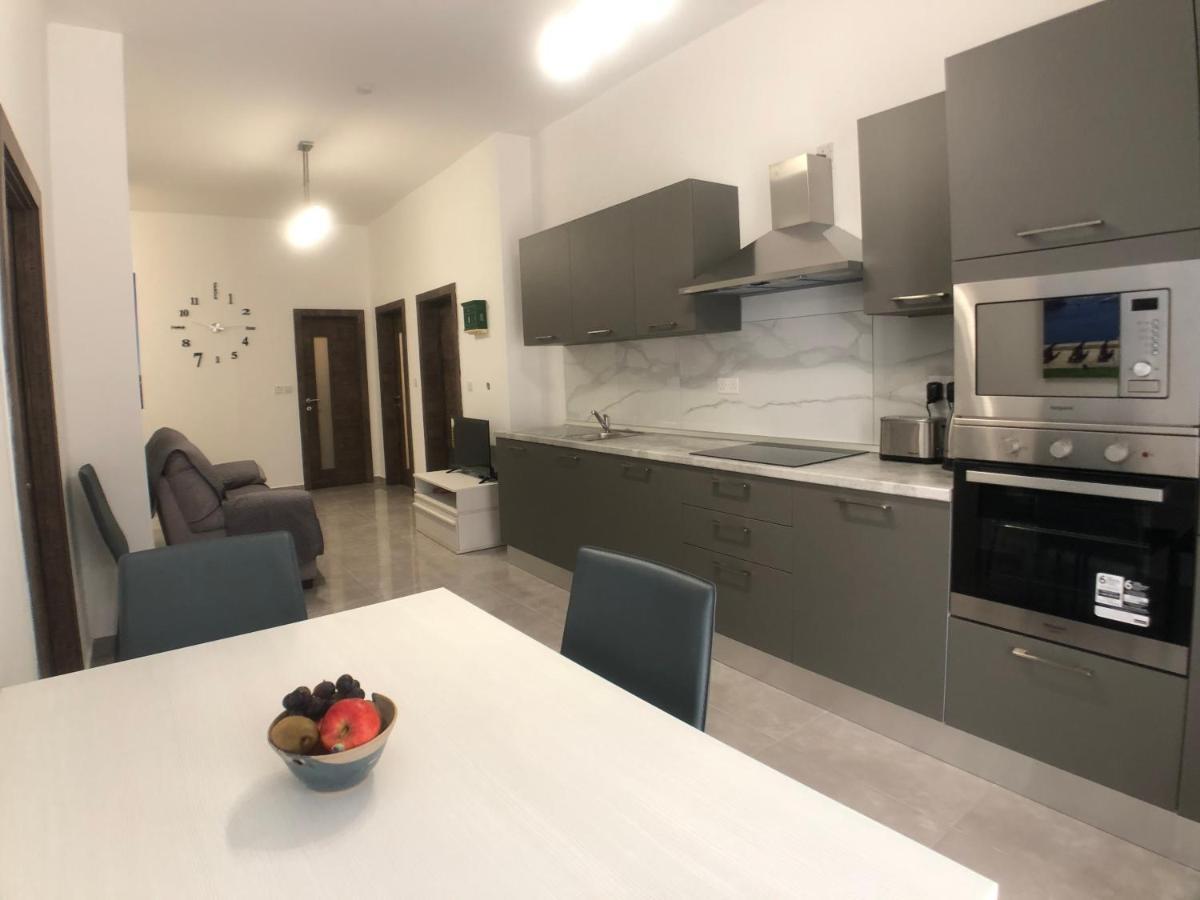Central Close To Uni, Sliema & Mater Dei Apartment