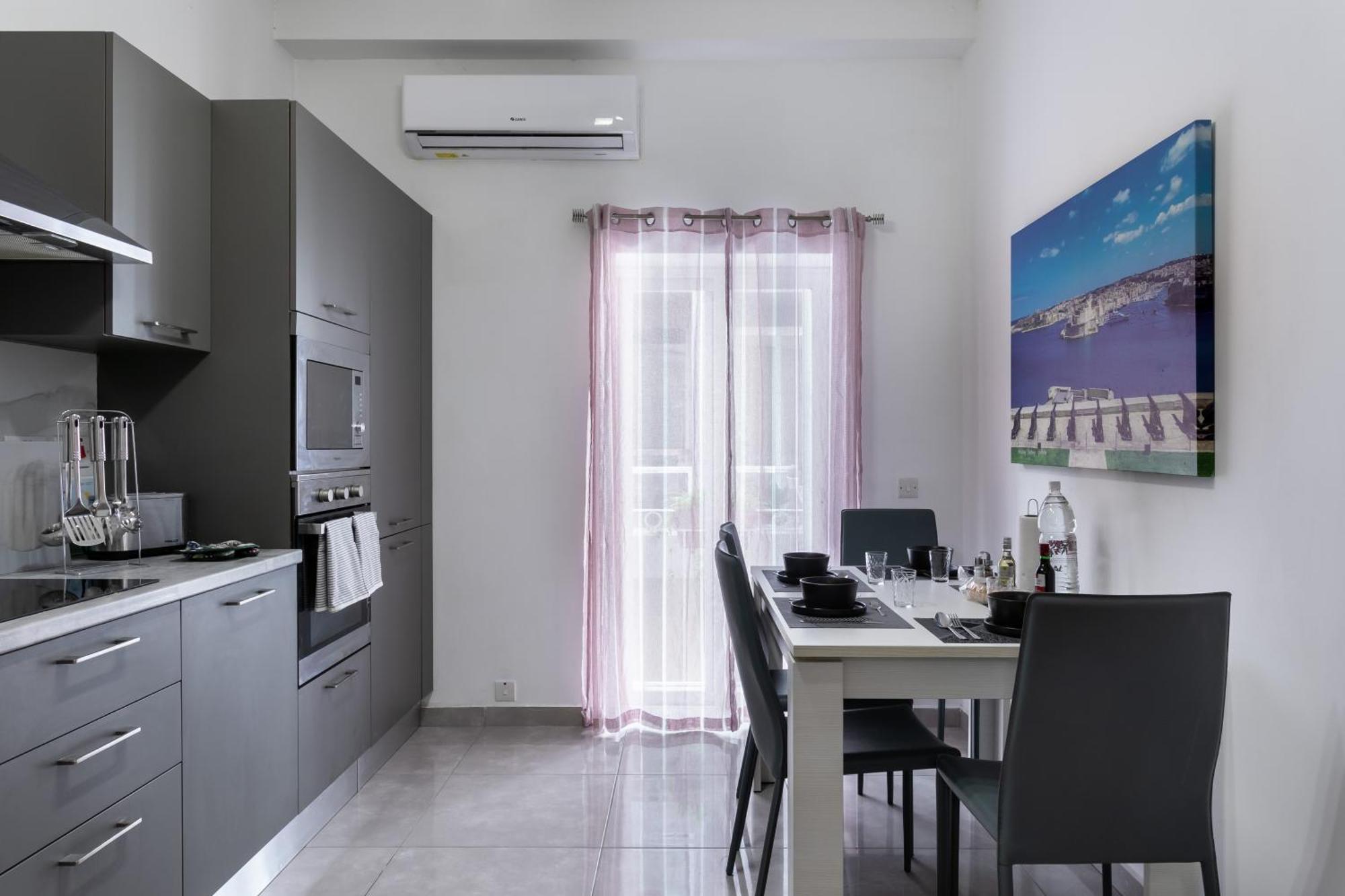 Central Close To Uni, Sliema & Mater Dei