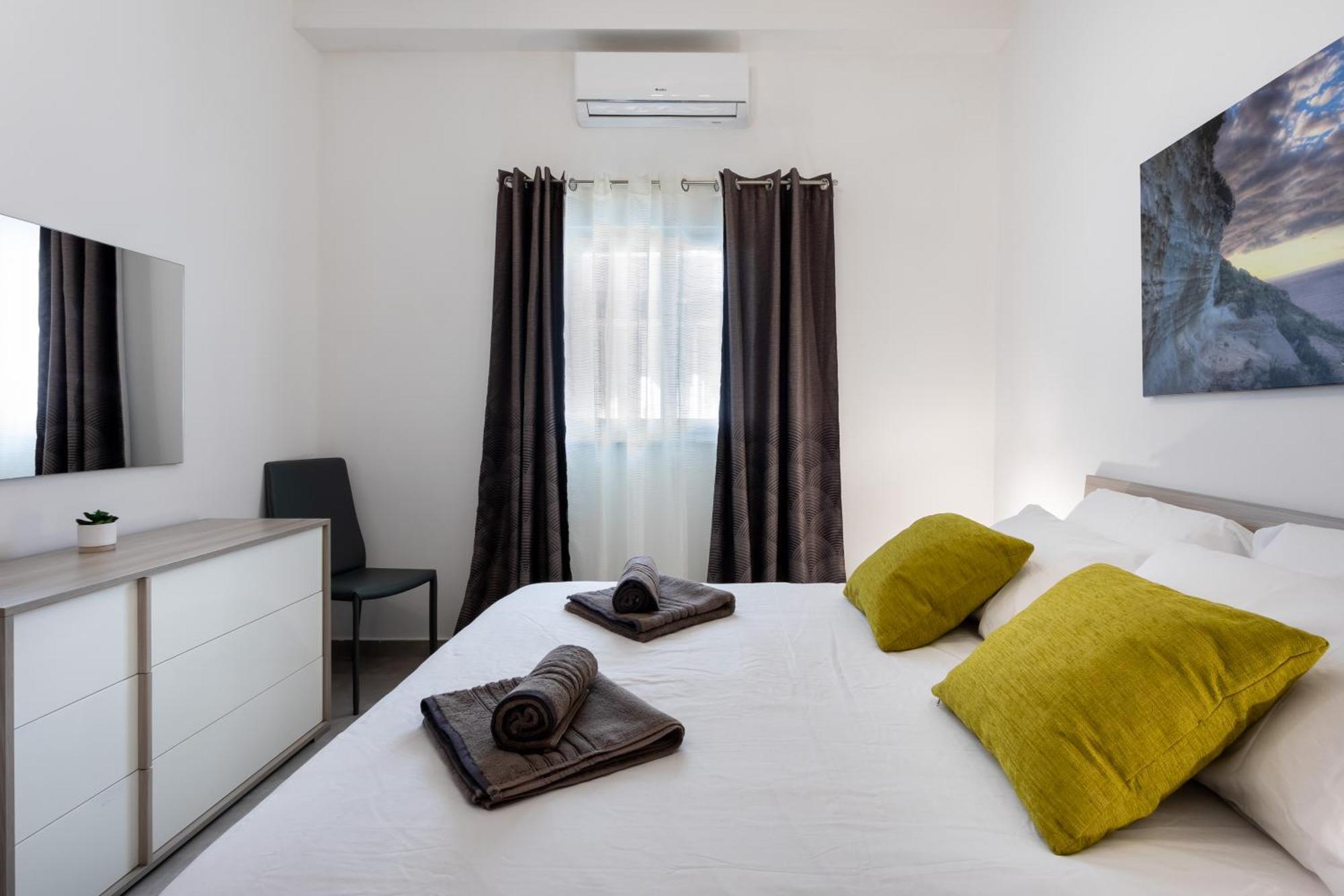 Central Close To Uni, Sliema & Mater Dei Apartment